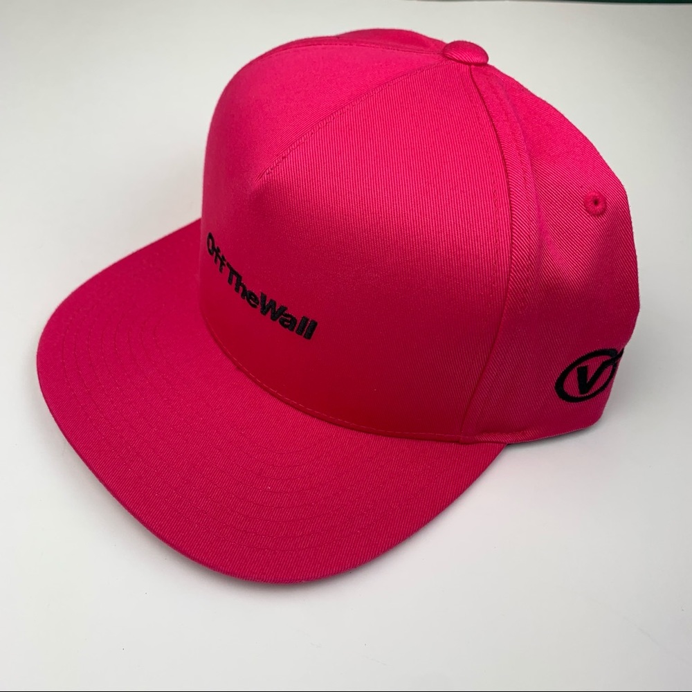 One day sale !!!DISTORT SNAPBACK Off The Wall